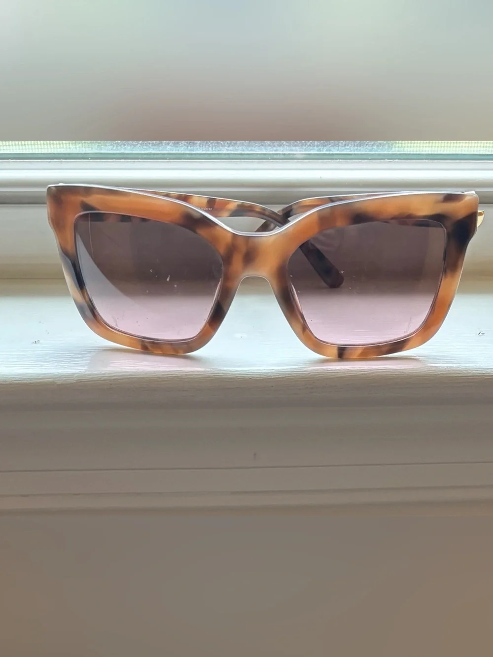 Tory Burch TY7089 Tortoise Shell Square Sunglasses With Pouch and Case